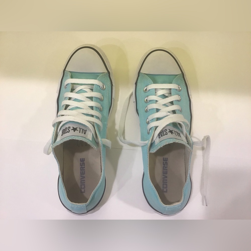Converse Blue Women’s 9 Mens 7